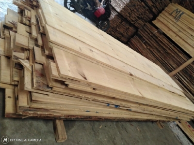 Thông Đức, thông Mỹ xẻ sấy trong nước đủ quy cách, kích thước đa dạng sẵn có trong kho Long Dương