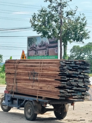 Những chiếc đơn đầu tuần. Gỗ nhập, xẻ các loại bên em vẫn còn sll. Khách cần qua kho hoặc alo sớm để được giá tốt nhé ạ. Hotline: 0988045958/ 0909377209