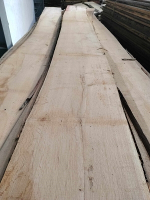 Sồi Âu nhập nguyên kiện, dày 2-4cm, toàn bản to, chất đẹp sẵn tại kho Gỗ NK Long Dương. Kính mời quý khách liên hệ sớm để được trợ giá ạ. Hotline: 0909377209/ 0988045958