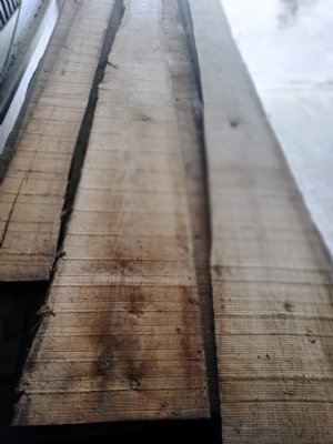 Sồi Âu 2cm thanh lý nốt cho rộng kho. Giá rẻ. Các bác thợ qua kho em lựa sớm nhé. Lh: 0988045958/0909377209