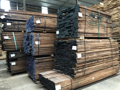 Tổng kho LOng Dương cung cấp đầy đủ các loại gỗ Óc Chó 