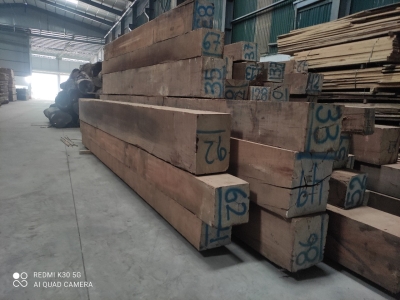 Còn ít gỗ hương Basamo chất đẹp, màu đẹp, bên em bán thanh lý nốt cho rộng kho. Giá rẻ. Bác nào vào việc alo sớm để được giá tốt nhé ạ. Hotline: 0909377209/ 0988045958