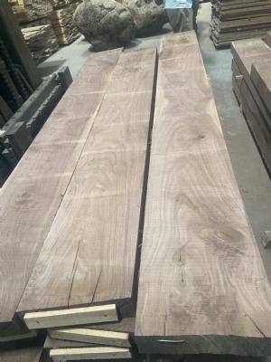 Óc chó xẻ trong nước đủ độ dày từ 2-12cm sẵn kho Long Dương. Kính mời quý khách liên hệ Hotline phục vụ 24/7 ạ: 0909377209/ 0988045958