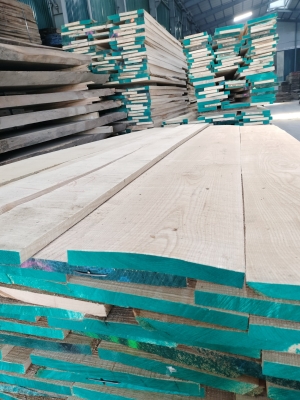 Tần bì xẻ đủ độ dày, quy cách. Sẵn kho Gỗ NK Long Dương. Kính mời quý khách ạ. Hotline: 0909377209/ 0988045958