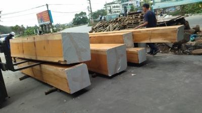Lại là gõ JATOBA. Chất cứng, màu đẹp. Có bác nào vào việc không ạ? Liên hệ bên em phục vụ tận chân công trình nhé. Hotline: 0909377209/ 0988045958