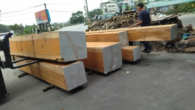 Gõ JATOBA tiếp tục về phục vụ khách hàng ạ. Chất cứng, màu vàng đẹp, giá lại rẻ nữa. KÍnh mời quý khách liên hệ đặt hàng. Hotline: 0909377209/ 0988045958