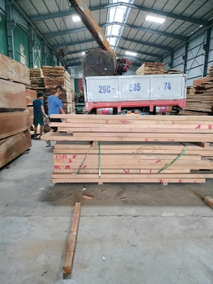 Còn ít gỗ Sồi Mỹ đỏ xẻ sấy trong nước, hàng dày 3-5-6cm bên em bán thanh lý nốt cho rộng kho. Bác nào cần alo sớm để được giá rẻ nhé ạ. Hotline: 0909377209/ 0988045958
