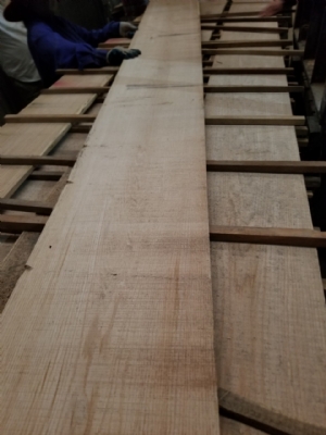 Còn ít Sồi Mỹ đỏ xẻ sấy trong nước độ dày 3-5-6cm thanh lý nốt giá rẻ. bác nào quan tâm alo em nhé ạ: 0988045958/ 0909377209