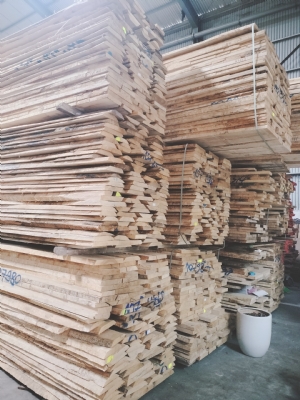 Tần bì 4cm tiếp tục về kho Gỗ NK Long Dương để phục vụ khách hàng ạ. Khách cần liên hệ sớm bên em để được giá tốt nhé. Hotline: 0988045958/ 0909377209