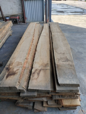 Sồi Âu nhập hàng dày 2mm & 4mm, chất lượng abc nhưng màu sáng, đẹp. Phù hợp cho các bác thợ mộc. Bác nào vào việc qua lựa sớm ạ. Hotline: 0988045958/0909377209
