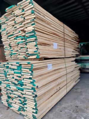 Tần bì xẻ trong nước kho em còn sll. Kính mời quý khách ạ. Lh chốt đơn: 0988045958/0909377209